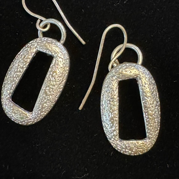 Vintage  earrings , 2 pairs classic look. Faux tiny pearls And silver lo… - Picture 2 of 5